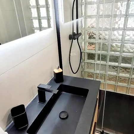 Hébergement de vacances Maison Moderne Avec Vue - à *